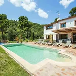 Lari Casa de Férias Vall-Llobrega