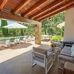 Lari Casa de Férias Vall-Llobrega